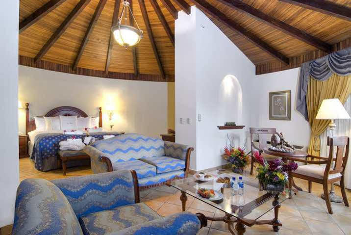 Hôtel Doubletree By Hilton Cariari San Jose à Bajo de las Labores Extérieur photo